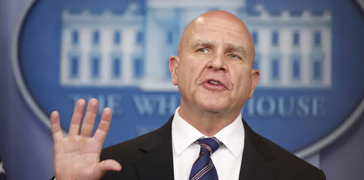 ترامب يقيل مكماستر مستشار الأمن القومي ويعين بولتون خلفًا له