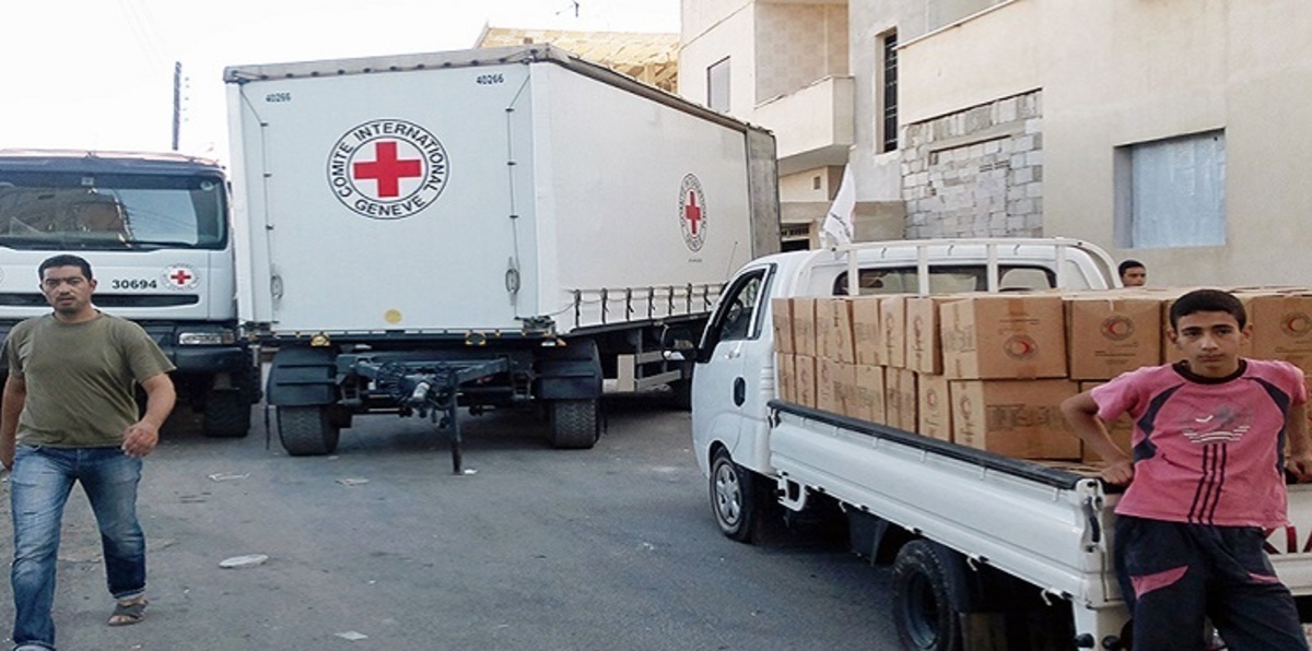 شاحنات إغاثة تدخل بلدة مضايا السورية المحاصرة‎