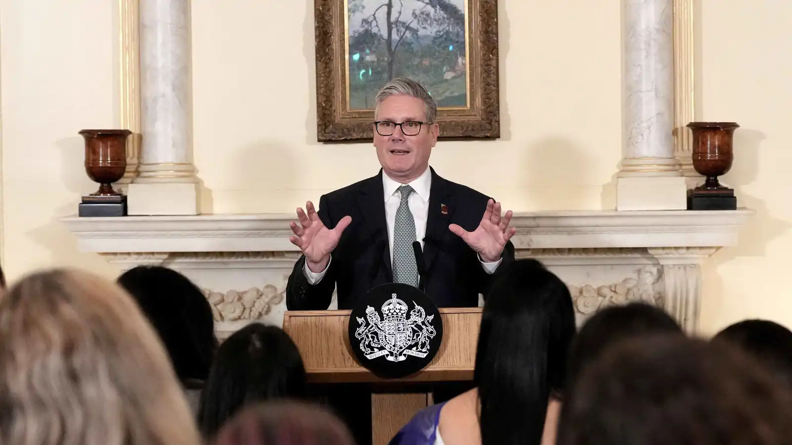 ردا على تصريحات ستارمر.. الصين تنفي تهديد أمن بريطانيا