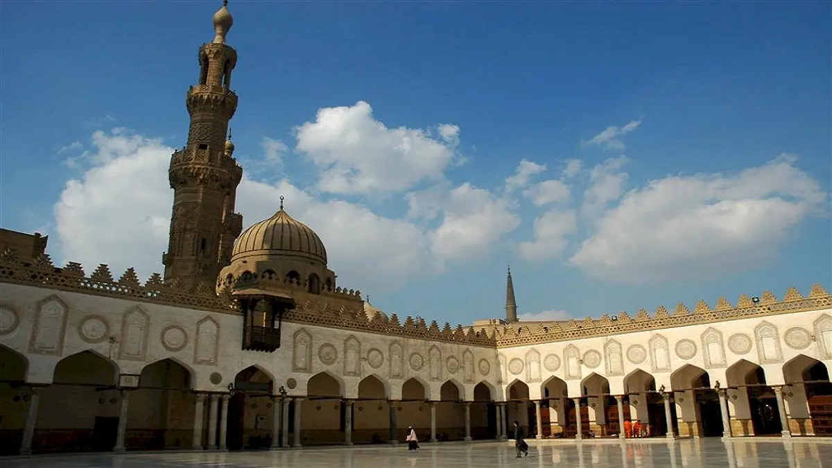 فتاوى دار الإفتاء تشعل الصراع مجددًا مع "الأزهر" في مصر