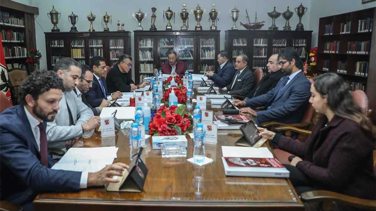 لن يترشح.. الخطيب "يزلزل" الأهلي المصري بقرار صادم