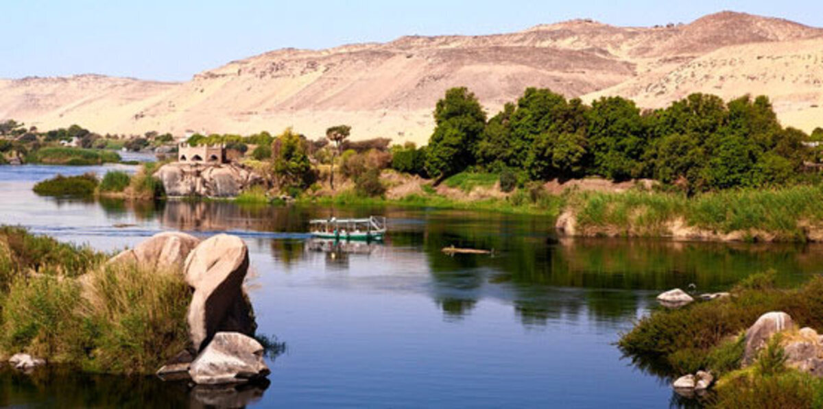 انخفاض منسوب مياه نهر النيل يثير مخاوف المصريين