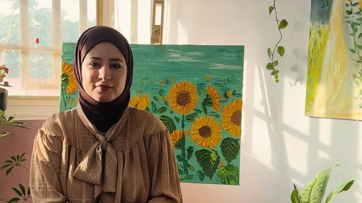 في لوحة فنية خارجة عن المألوف.. ملكة سومرية تحمل هاتف آيفون (فيديو)