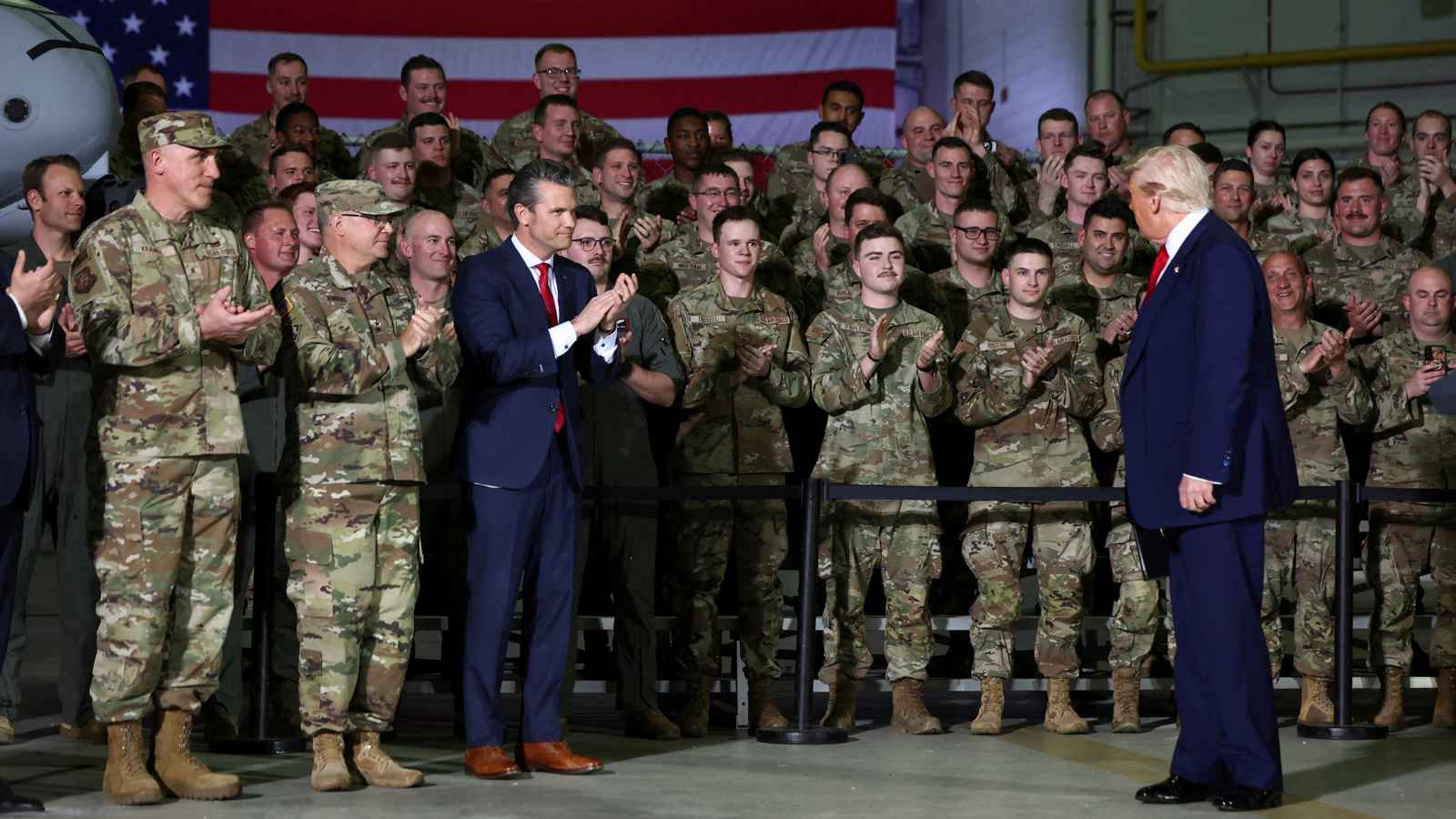 "يدعمه ترامب".. هيغسيث ينهي "بفخر" برنامجا داخل البنتاغون