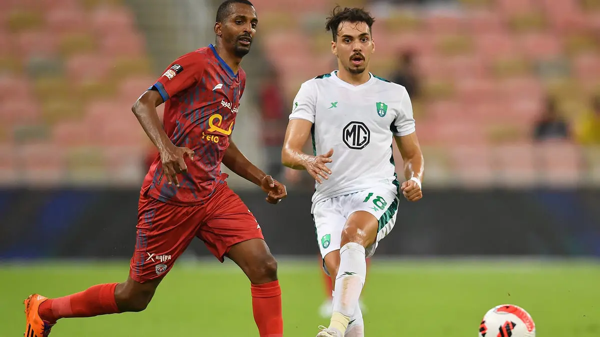 ترتيب الدوري السعودي: الأهلي يتعادل للمرة 12.. والطائي يبتعد عن الهبوط بالفوز على الفتح