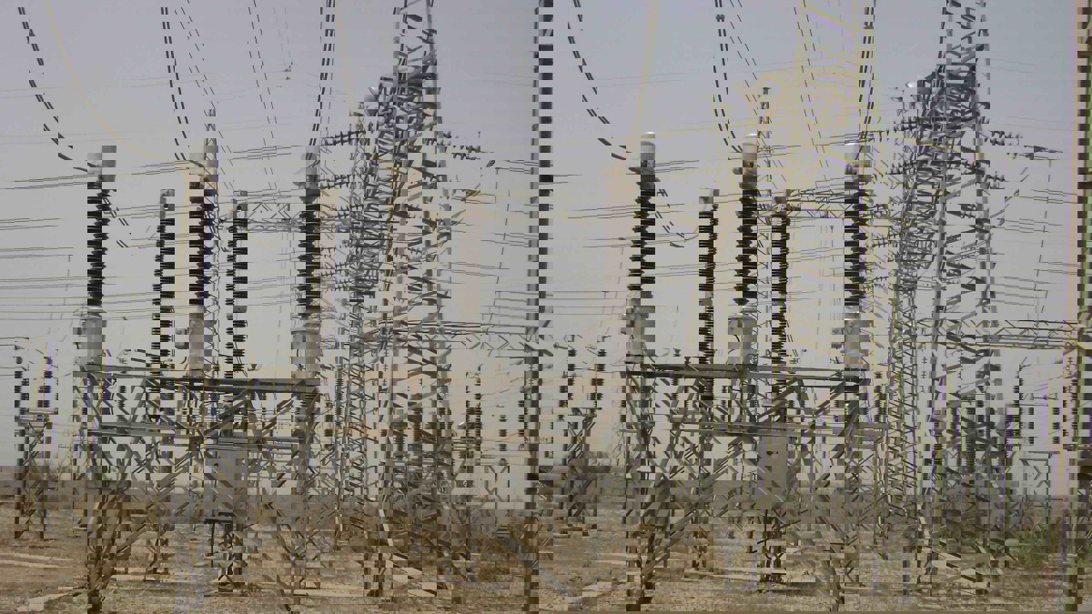 العراق يعلن عن اتفاقية ربط كهربائي مع الأردن