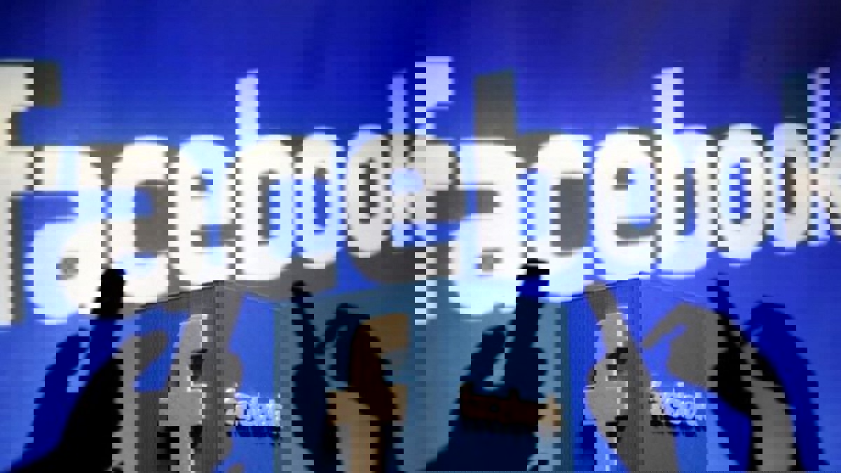 "فيسبوك" سيخبرك من يستخدم بيانات حسابك لاستهدافك بالإعلانات