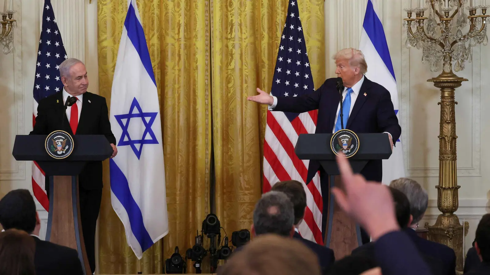 "التايمز": خطة ترامب للسيطرة على غزة تمنح نتنياهو "شريان حياة"