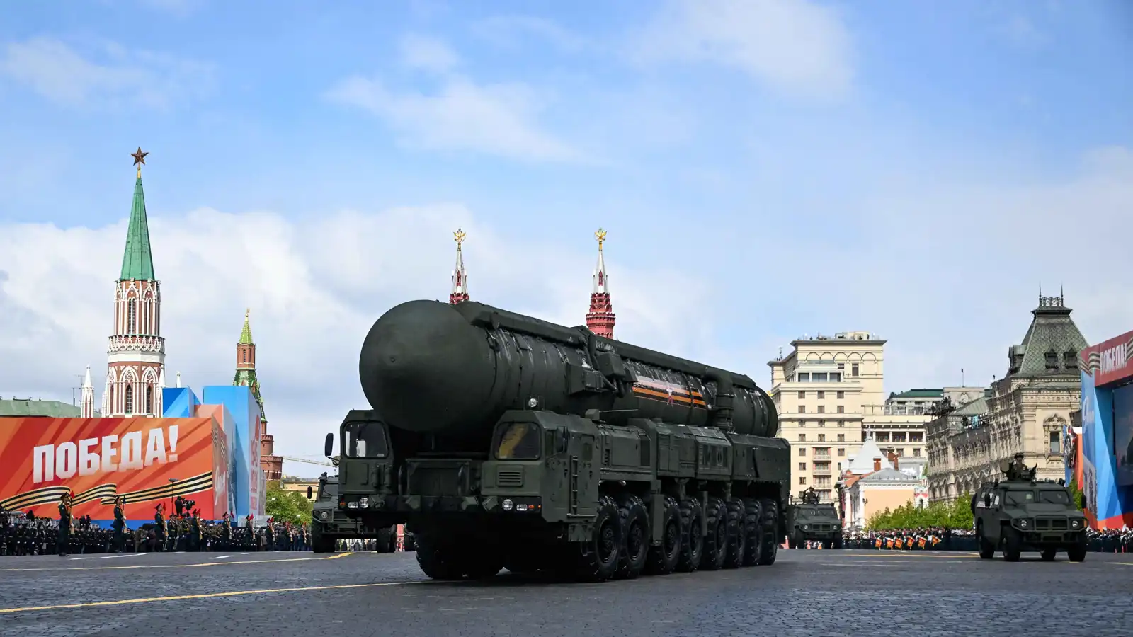 قاذفة صواريخ باليستية روسية من طراز "يارس"