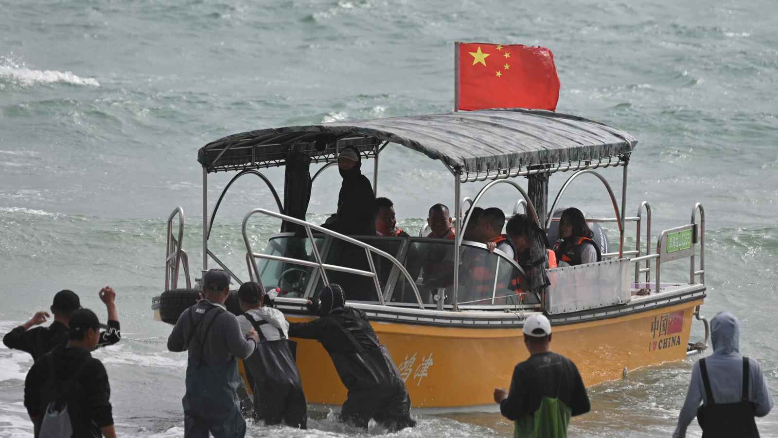 الصين.. قتلى وعشرات الجرحى في حادث غرق مركبين لنقل السياح