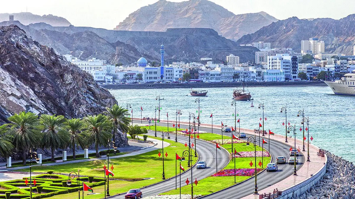 هبوط عجز ميزانية سلطنة عمان بنسبة 43 % في 11 شهرًا