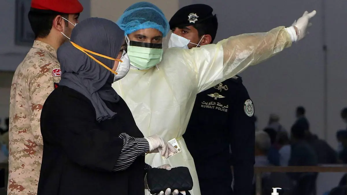 كويتيون يطالبون بتشديد إجراءات مواجهة كورونا في مناطق الوافدين