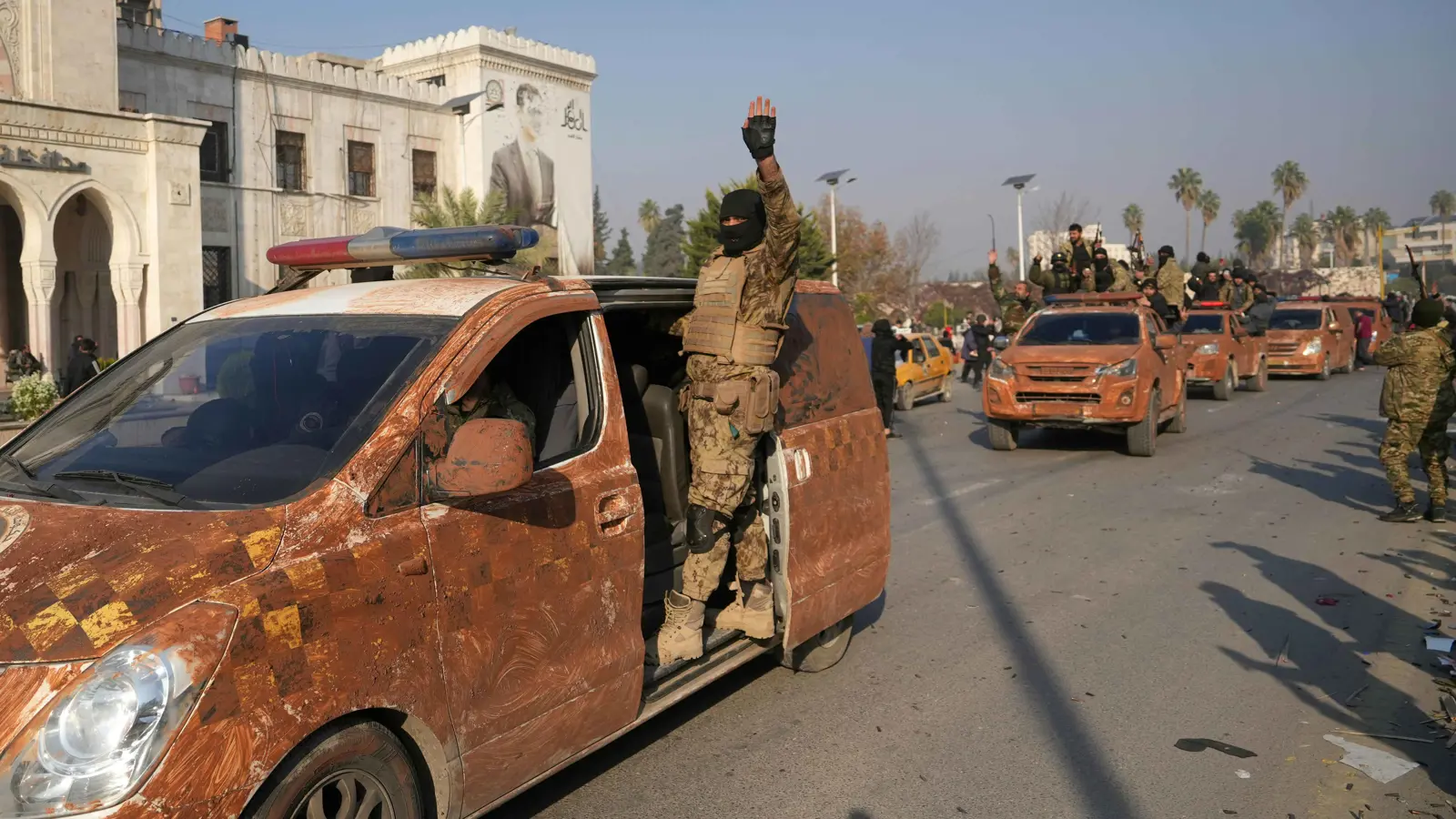 الفصائل المسلحة تسيطر على السنيدة وتل خزنة في حمص