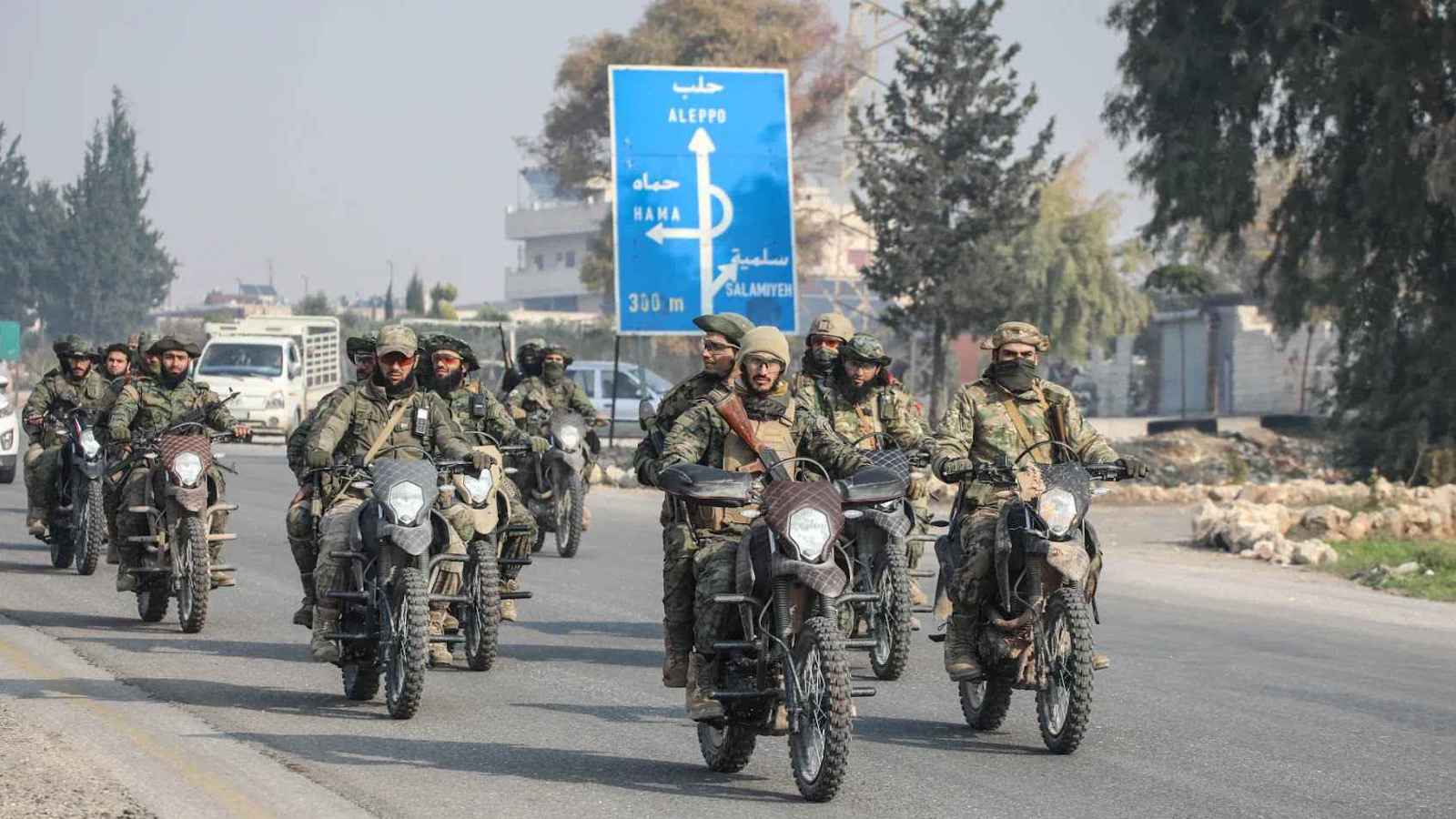 دراجات نارية تطارد العلويين.. "كابوس السوريين المرعب" في حمص