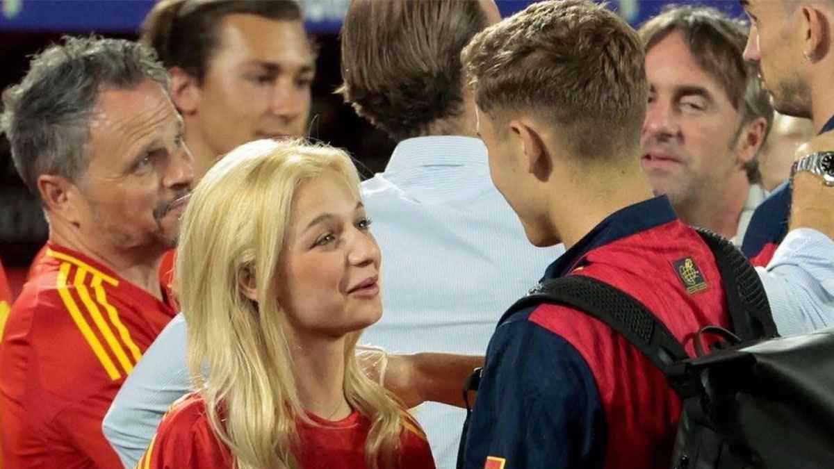 نساء برشلونة "يشعلن" غرفة الملابس