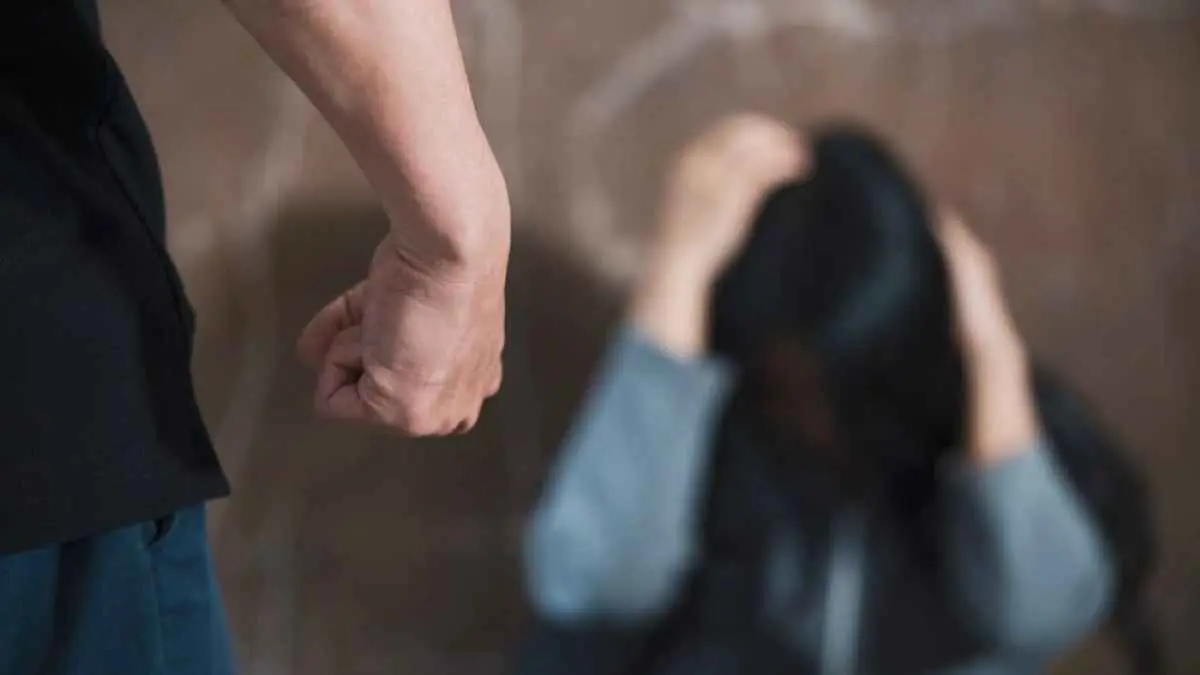 تآكل سلطة الأسرة.. لماذا يتصاعد العنف المنزلي في اليمن؟