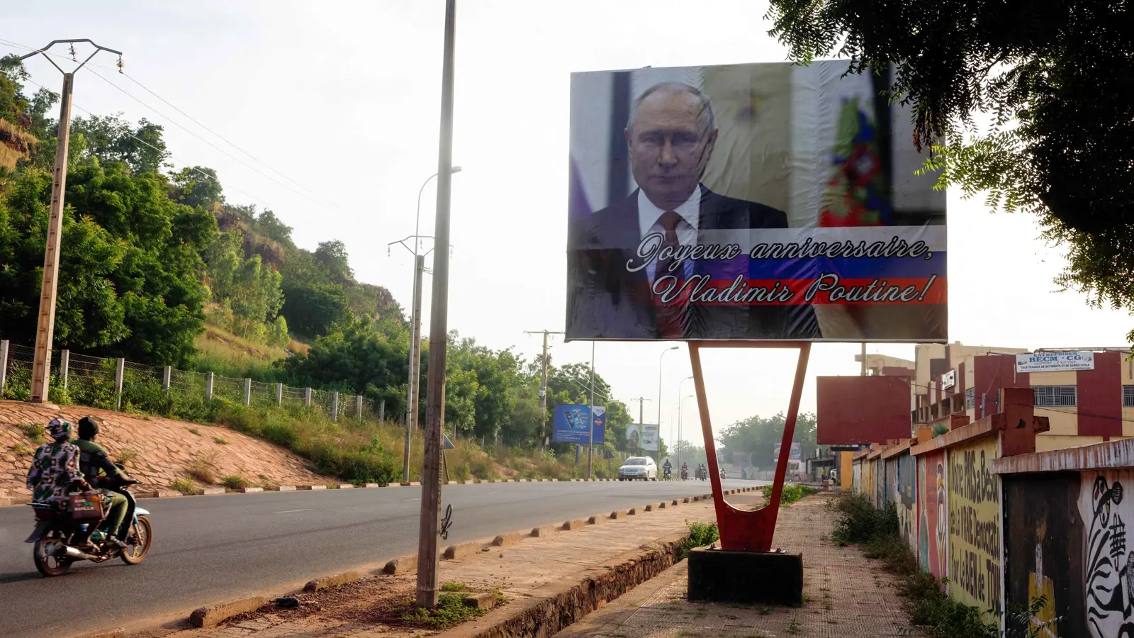 روسيا تطرق أبواب الاقتصاد لتعزيز نفوذها في إفريقيا