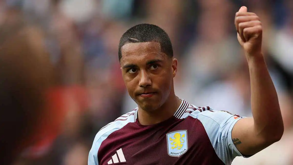 مزايا فنية خارقة.. حارس مرمى ينقذ خط وسط الاتحاد السعودي