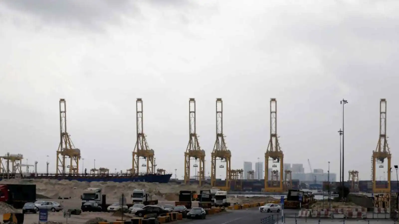 دبي تحذر: لا تنجروا خلف فيديوهات قديمة لميناء جبل علي