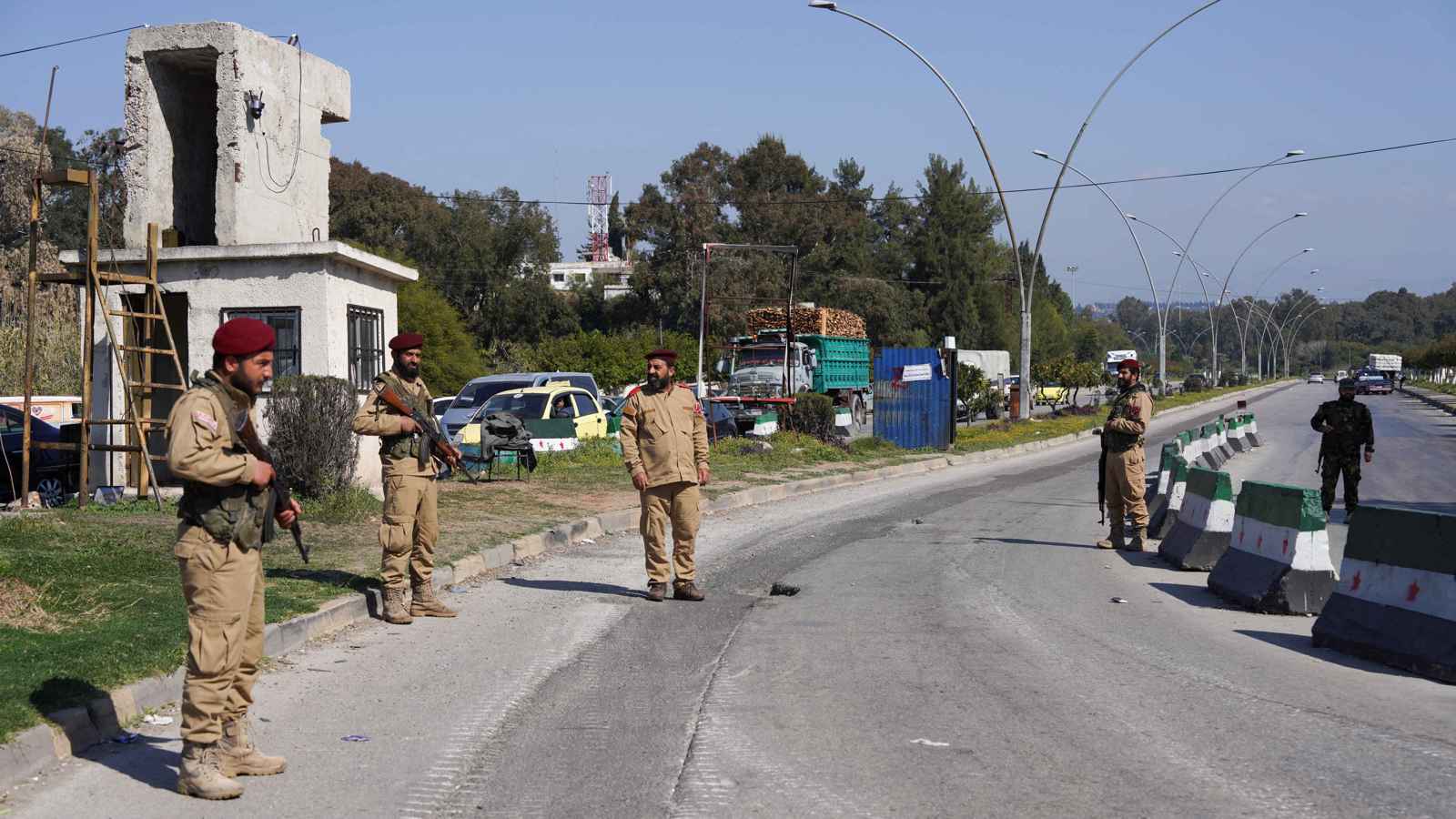 مقداد فتيحة يهدد بـ"المرحلة الثانية" من معركة الساحل السوري (فيديو)