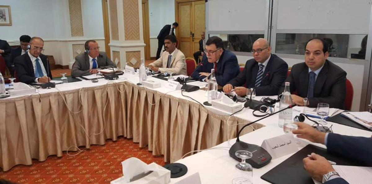 الليبيون يبحثون في تونس آليات تشكيل جيش موحد