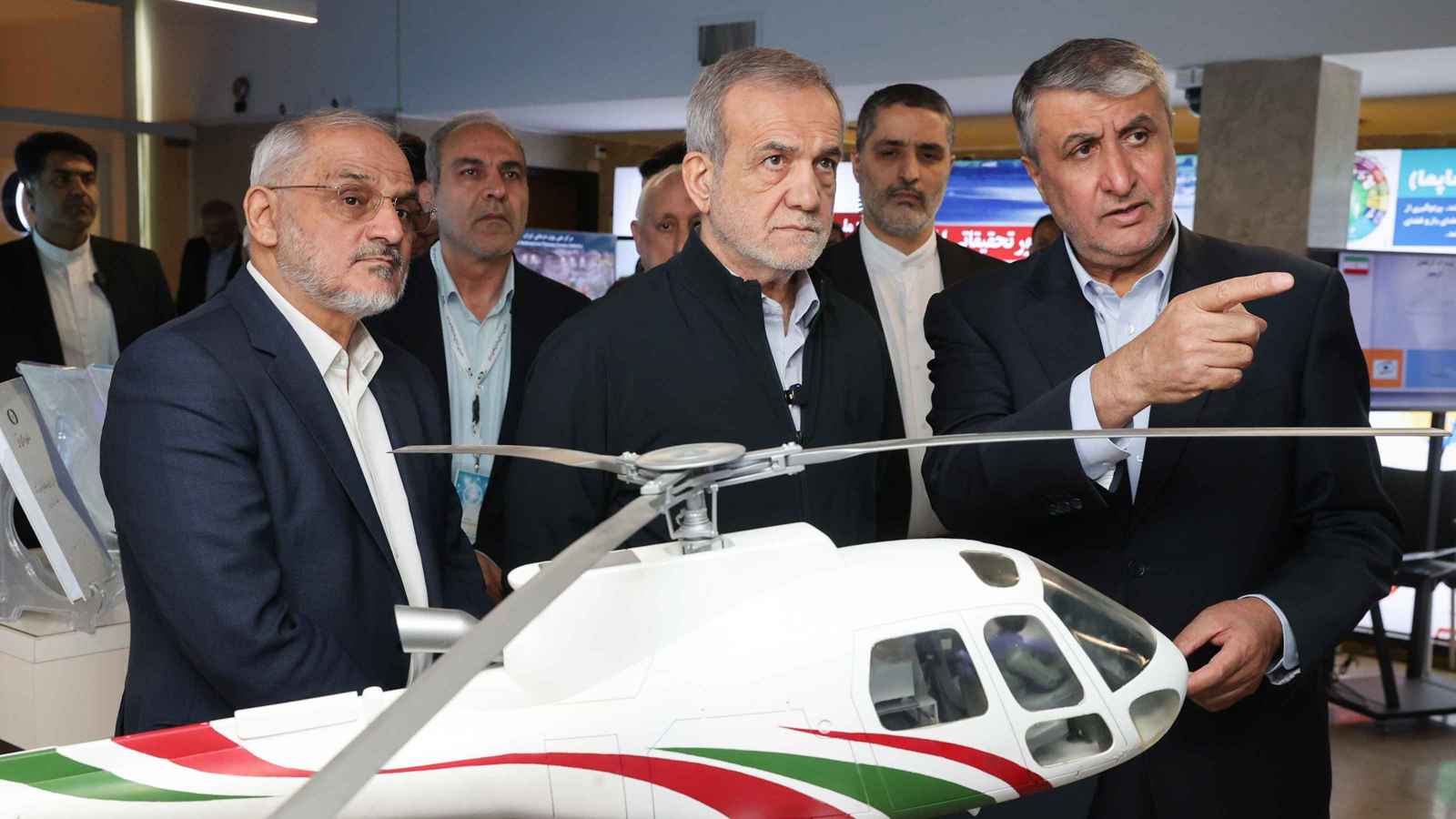 بزشكيان: خامنئي لا يُمانع الاستثمار الأمريكي في إيران