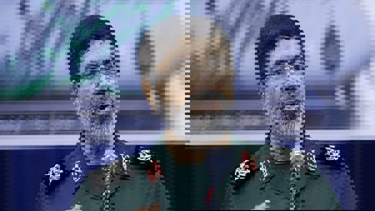 انهيار المتحدث باسم الحرس الثوري الإيراني بالبكاء على الهواء 