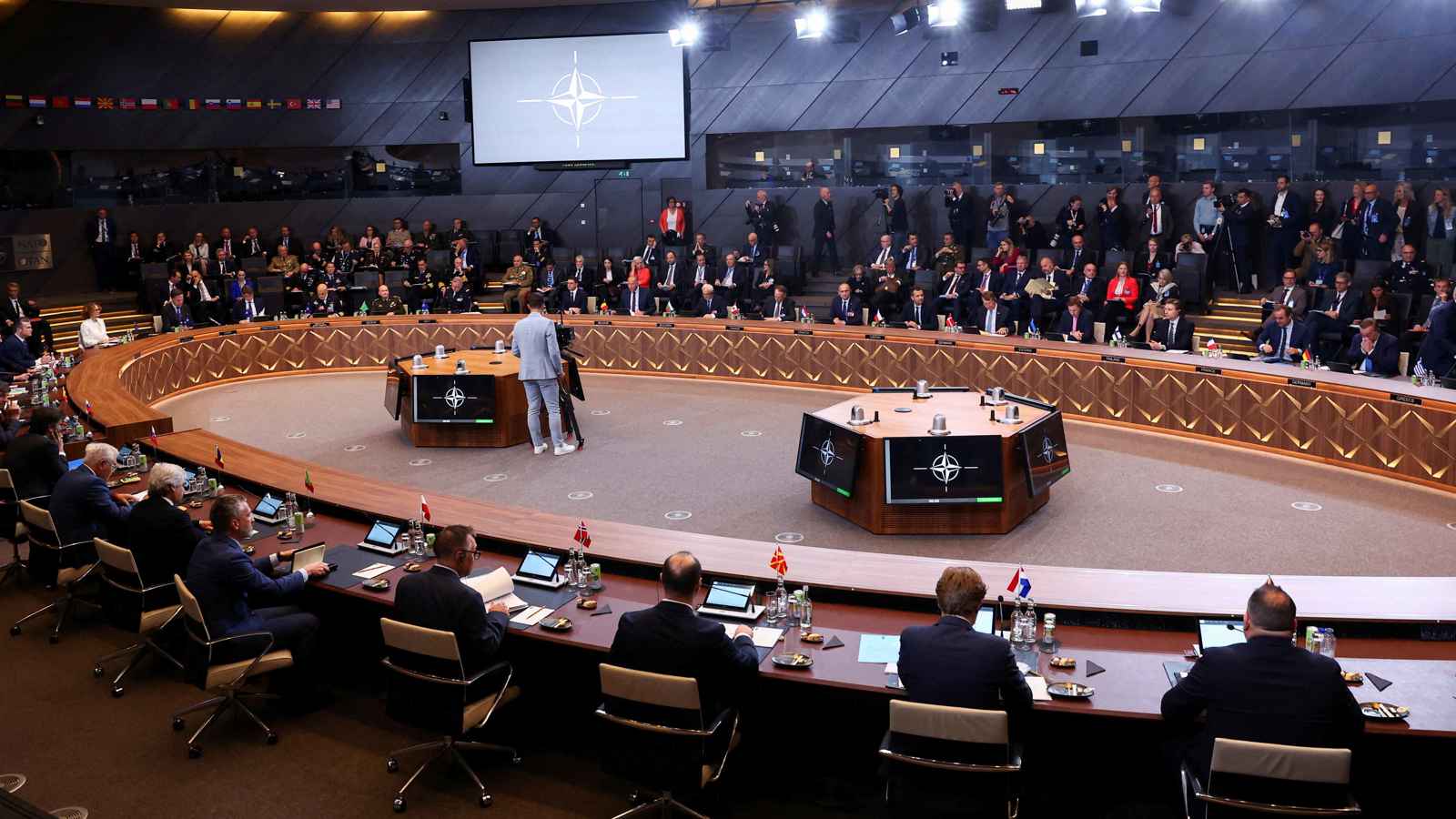 الناتو يوافق على أكبر برنامج تسليح منذ الحرب الباردة