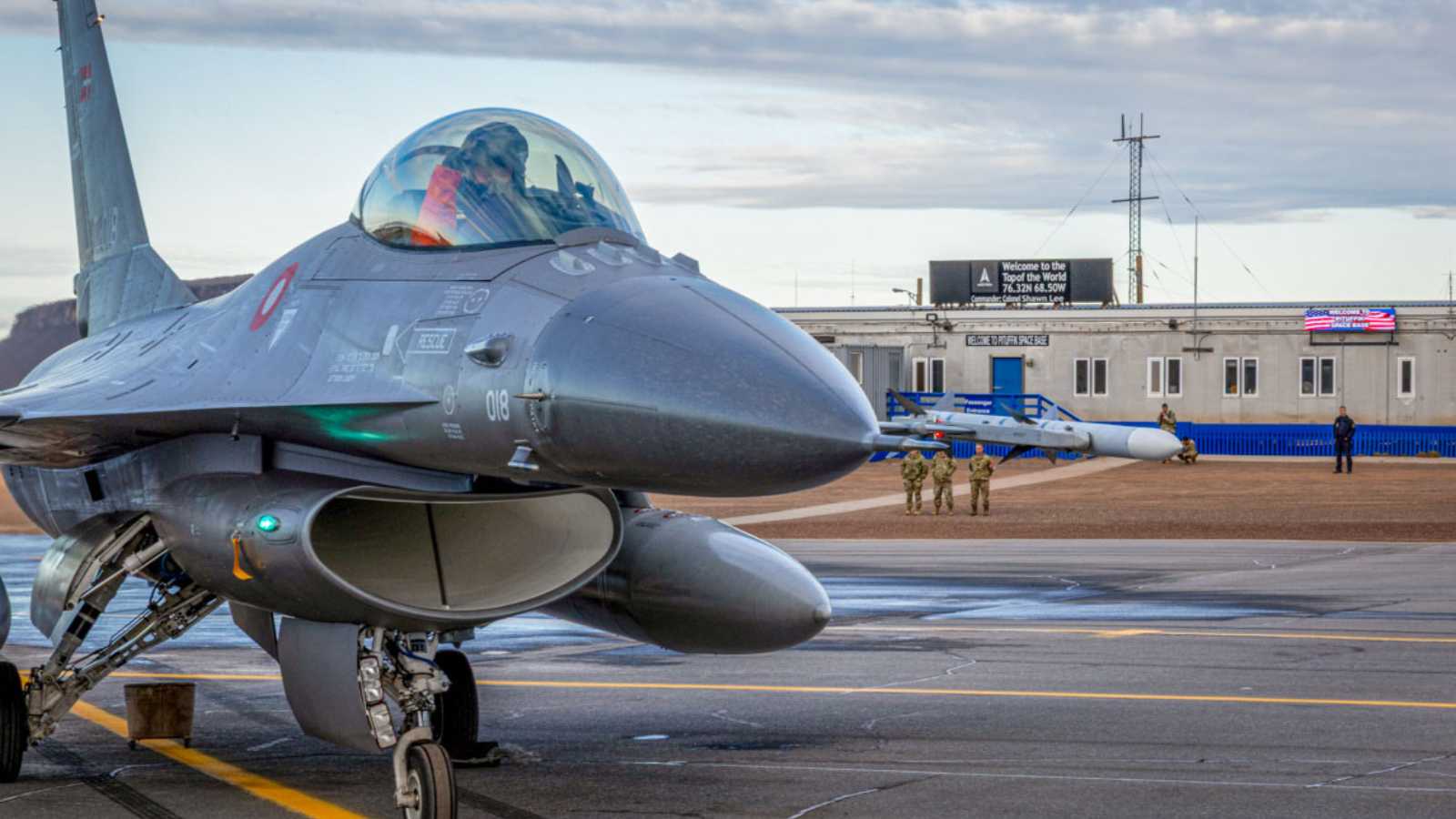 رصد مسيرات فوق مواقع عسكرية دنماركية لليلة الثانية على التوالي (فيديو)