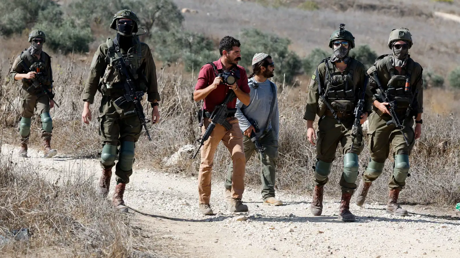 تحذيرات إسرائيلية.. اعتداءات المستوطنين تنذر بانفجار بالضفة الغربية