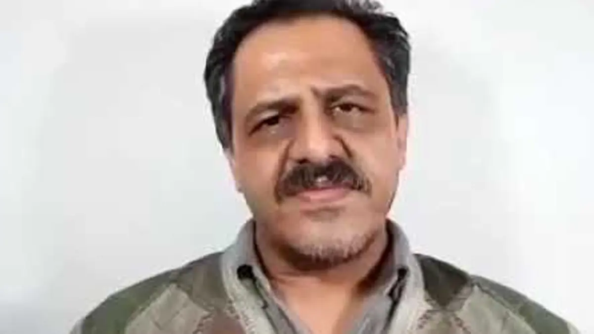 إيران تضع معارضا لخامنئي بالحبس الانفرادي بعد إصابته بكورونا