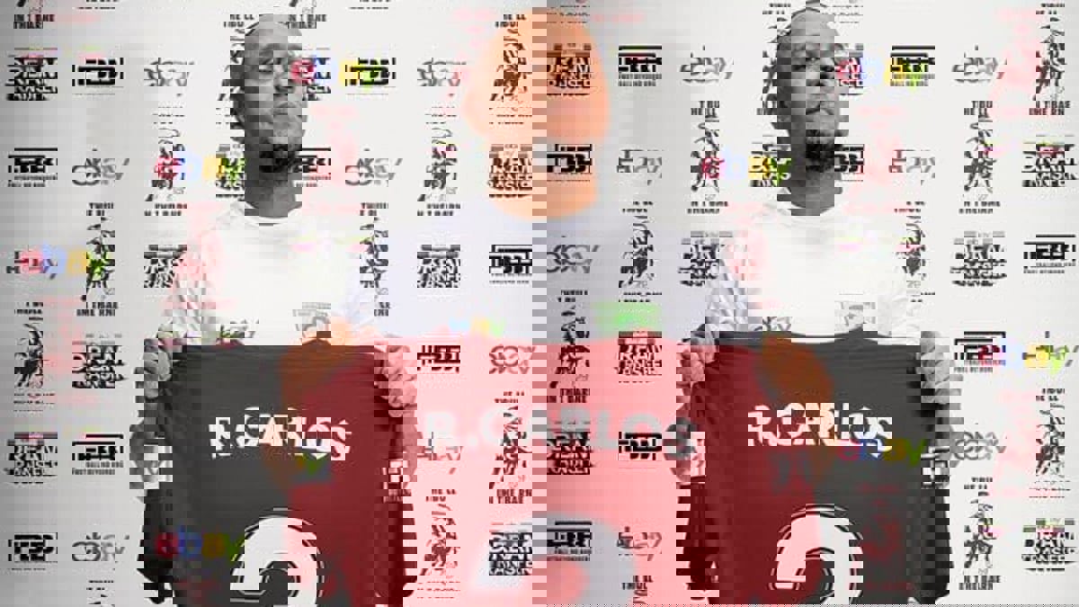 روبرتو كارلوس يعود للعب بعد سبع سنوات من اعتزاله