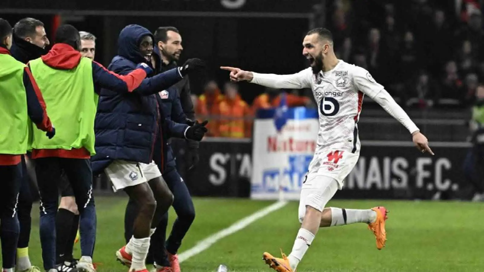 موقف الجزائري بن طالب من المشاركة في مباراة ليل ودورتموند