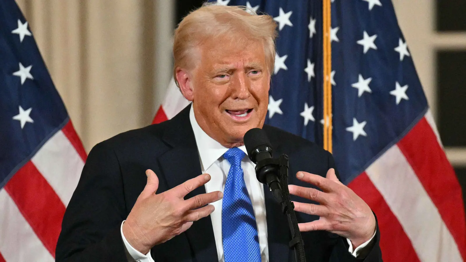 "زوجته مروعة".. ترامب يرفض ترحيل الأمير هاري من أمريكا