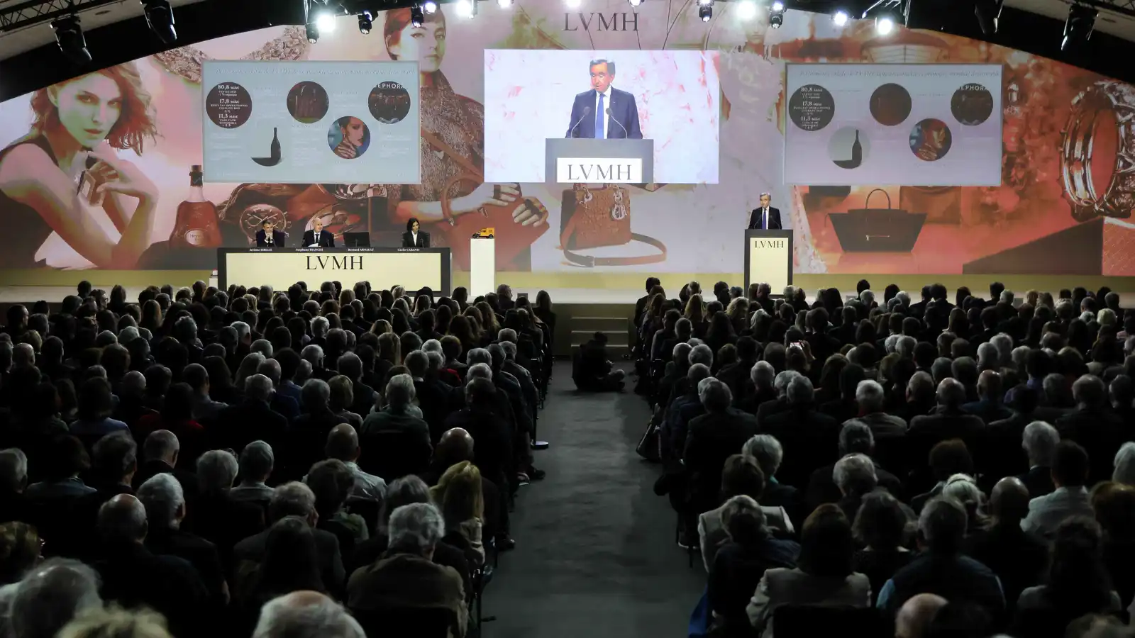 "عملاق السلع الفاخرة".. برنار أرنو يتجاهل تحديد خليفته