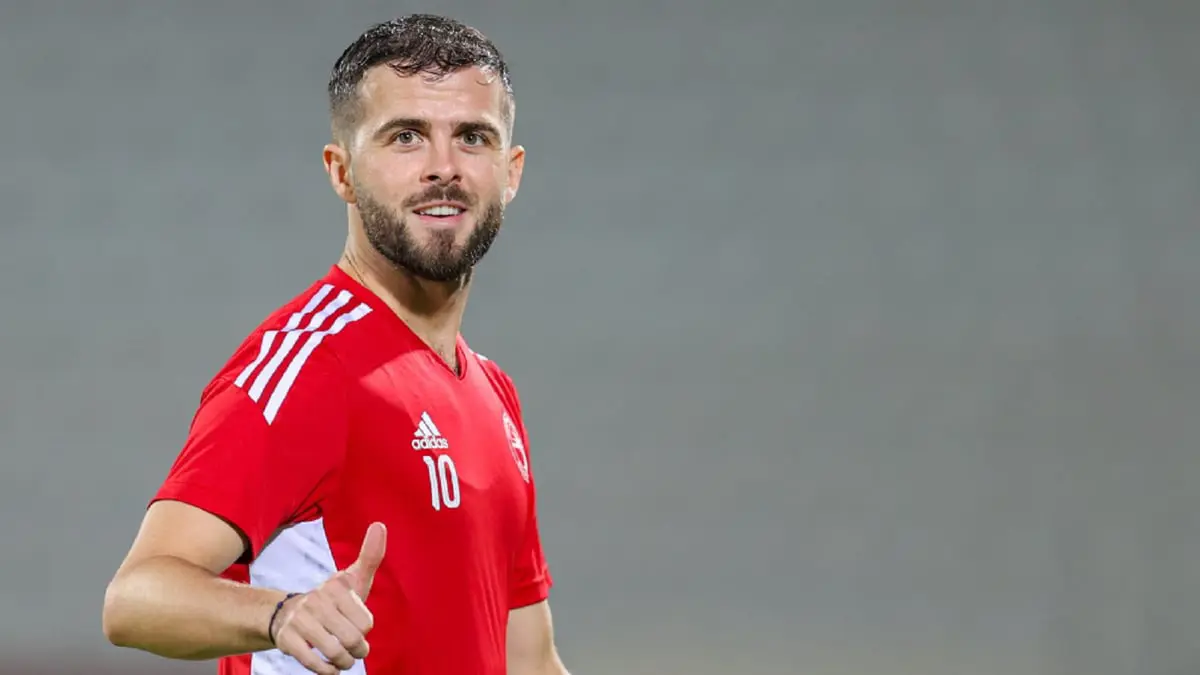 إصابة غريبة تهدد مشاركة بيانيتش في مباراة الشارقة الوحدة بنهائي كأس رئيس الإمارات