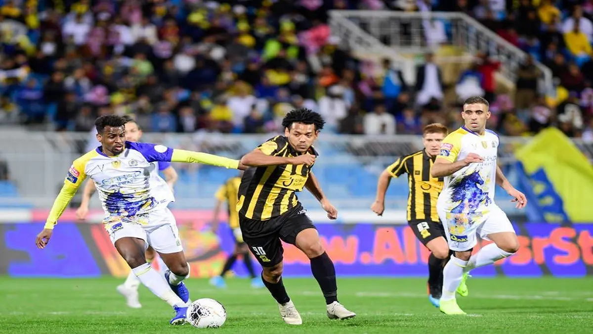 مباراة النصر والاتحاد: مشادة بين عبدالرزاق حمدالله وحمدان الشمراني (فيديو)