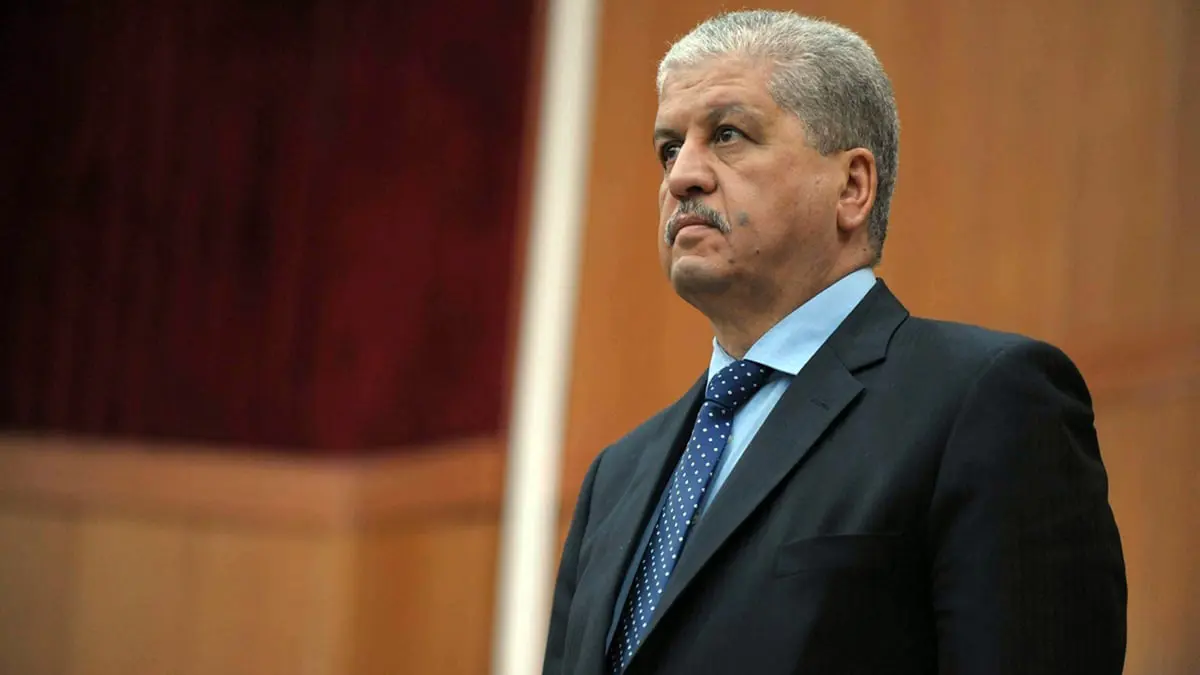 "جون أفريك": نقل عبد المالك سلال إلى المستشفى إثر إصابته بكورونا