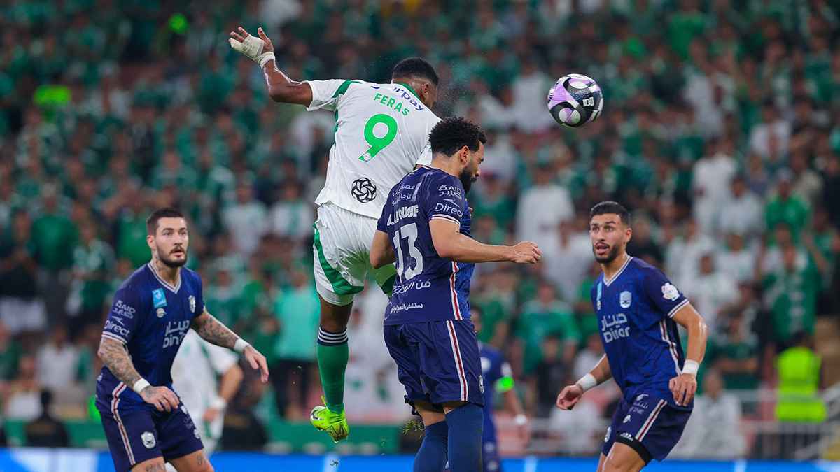 فراس البريكان يفاجئ مشجعي الأهلي السعودي (صورة)