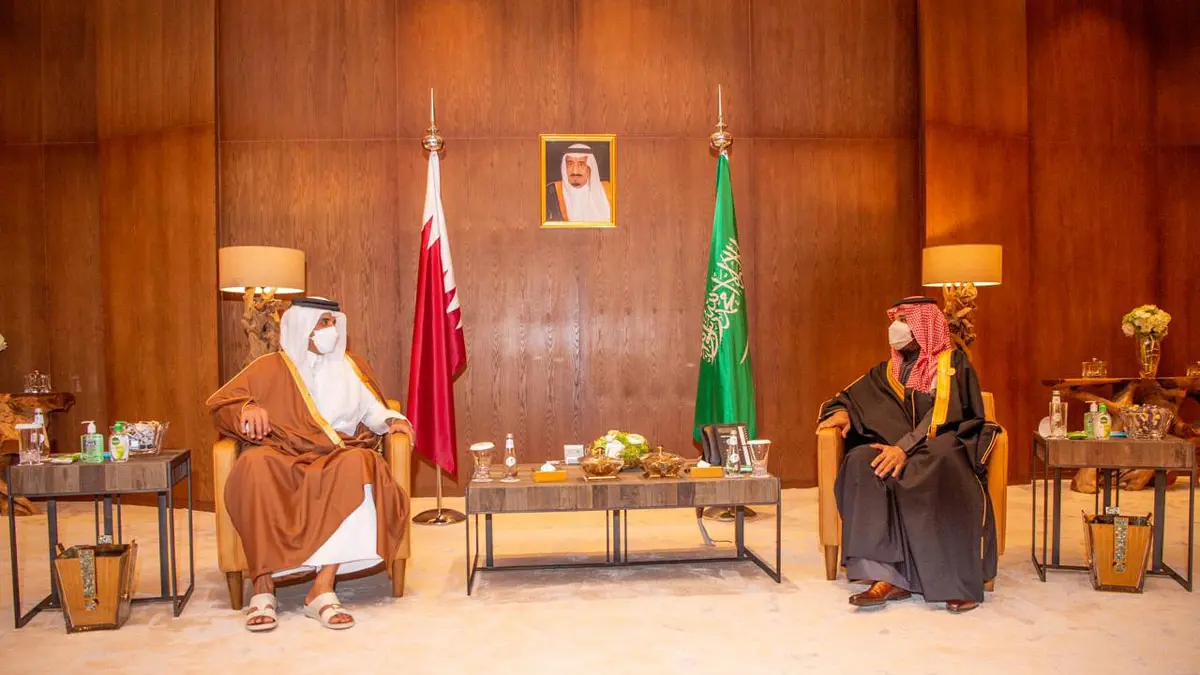 محمد بن سلمان يلتقي أمير قطر قبل مغادرته السعودية