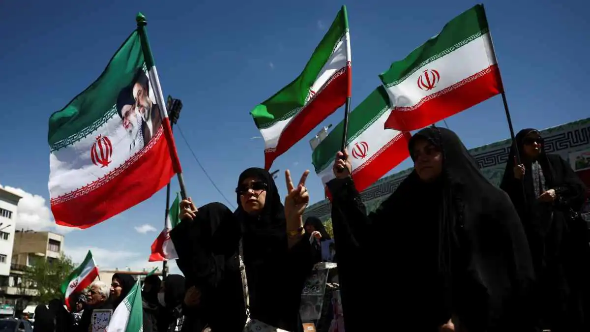 "ترامب تركنا فريسة لنظام انتقامي".. إيرانيون يخشون القمع