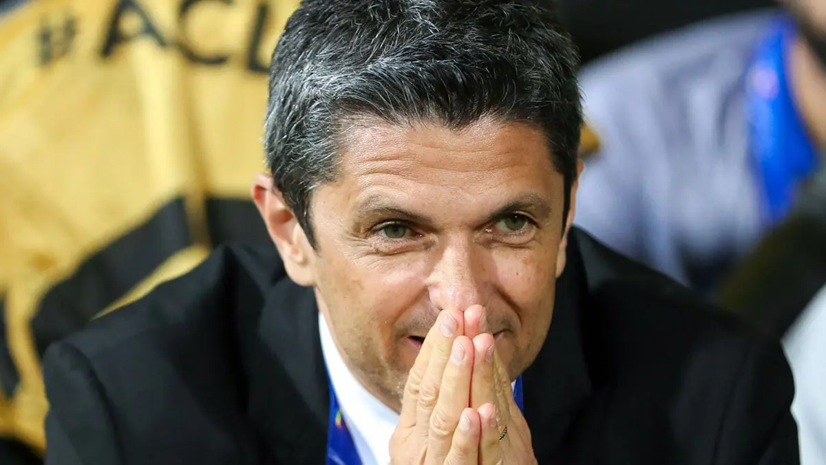 نادي الهلال السعودي يتجه لتجديد تعاقده مع المدرب لوشيسكو لمدة موسمين