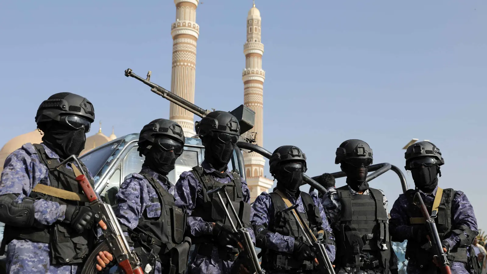 ‏"موسم النهب".. حملة يمنية لكشف استغلال الحوثيين للزكاة