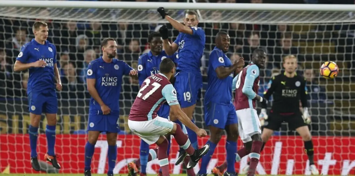 ويستهام يبعد باييت عن تدريبات الفريق