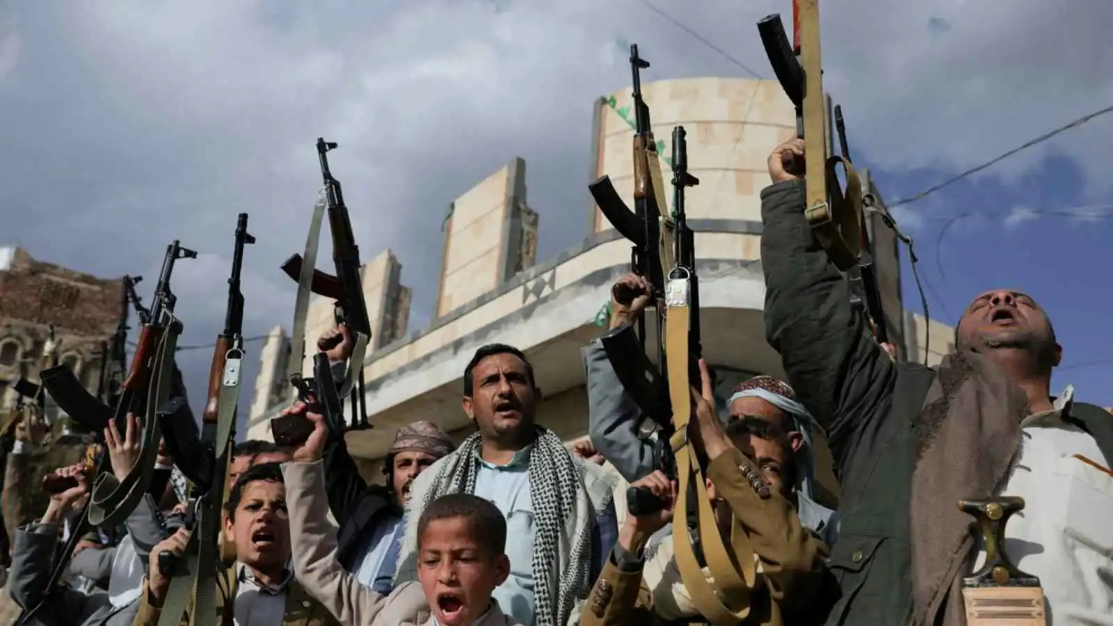 انتقال المنسق الأممي من مناطق الحوثي.. رسالة ضغط أم تعميق عزلة المليشيا؟