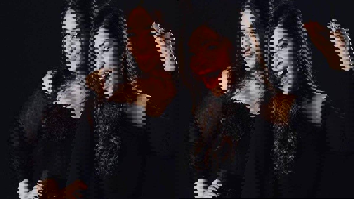 أحمد زاهر يكشف سبب الهجوم على ابنتيه ليلى وملك (فيديو)