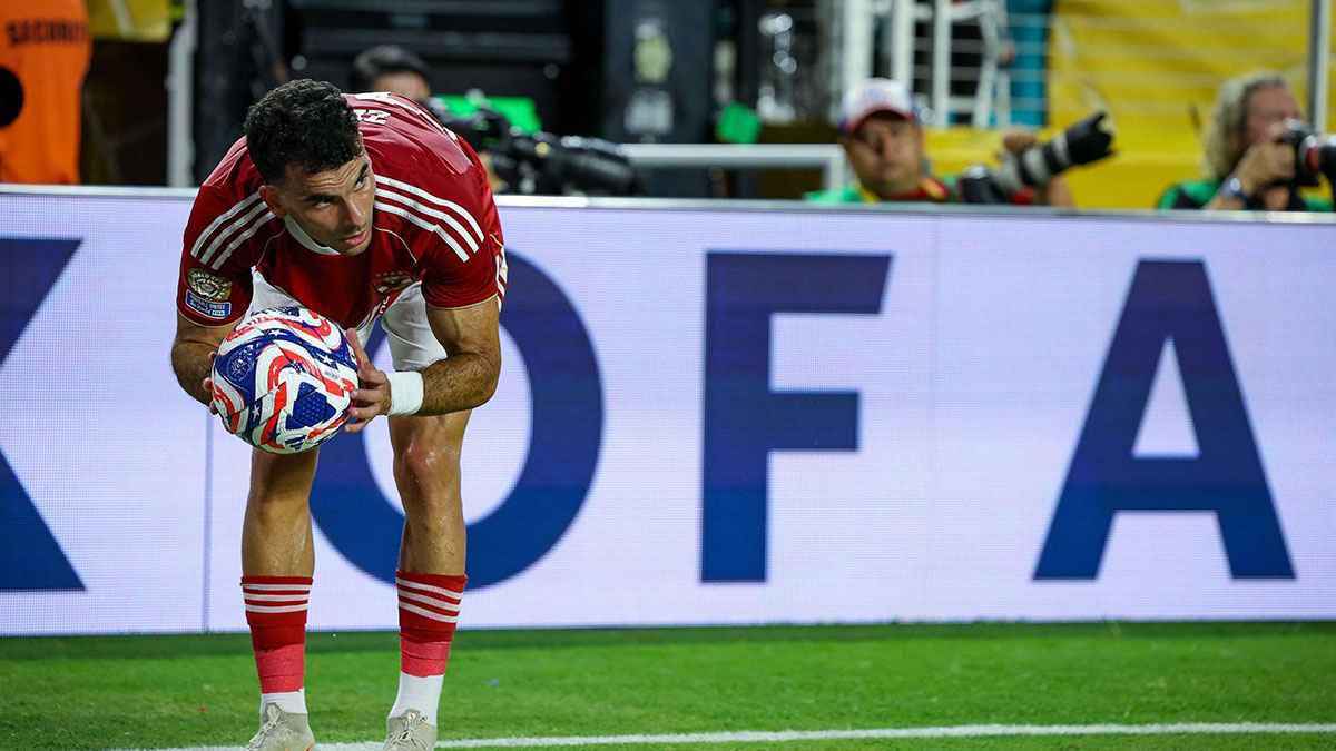 6 نجوم يلهبون صراع الأهلي والزمالك وبيراميدز