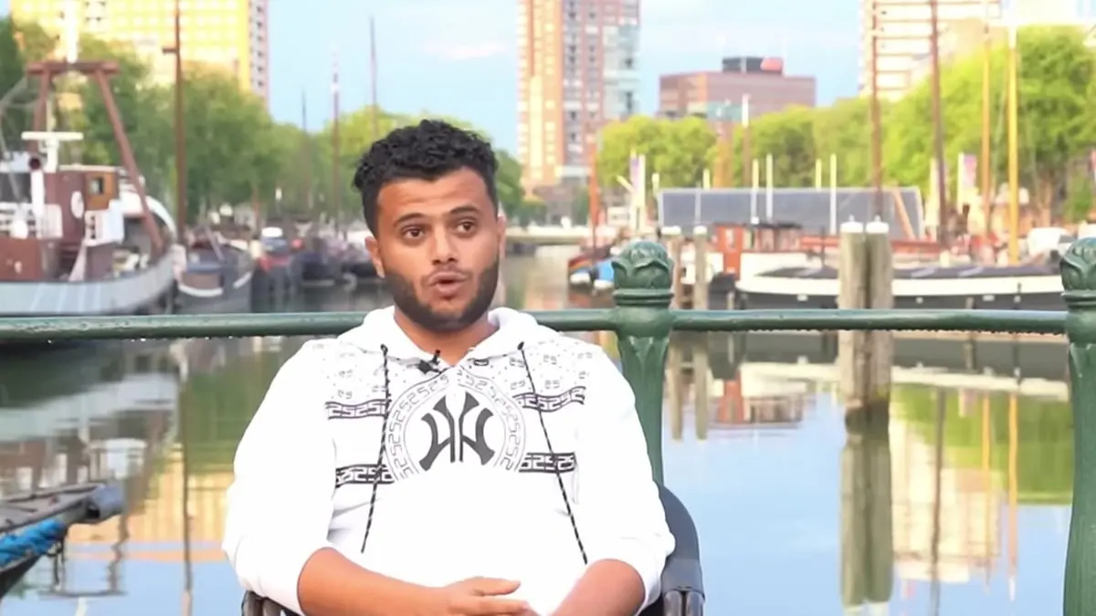 قصة "مؤثرة".. كيف وصل لاجئ يمني "بأعجوبة" إلى هولندا؟