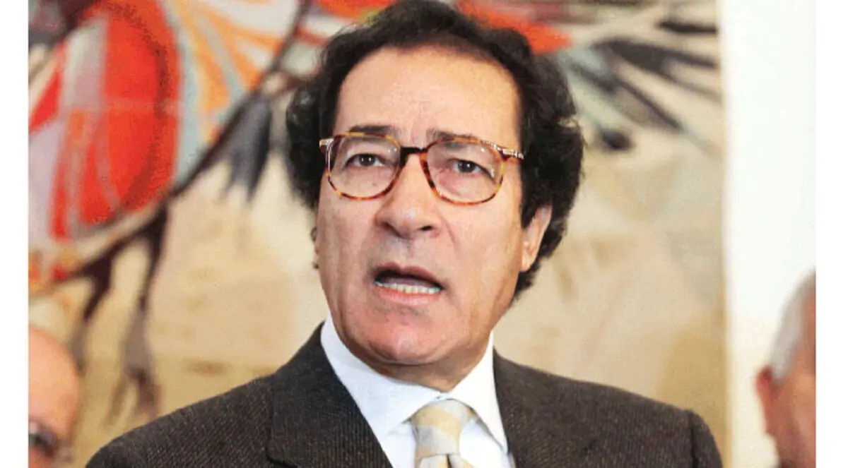 عودة الوزير فاروق حسني إلى الأضواء