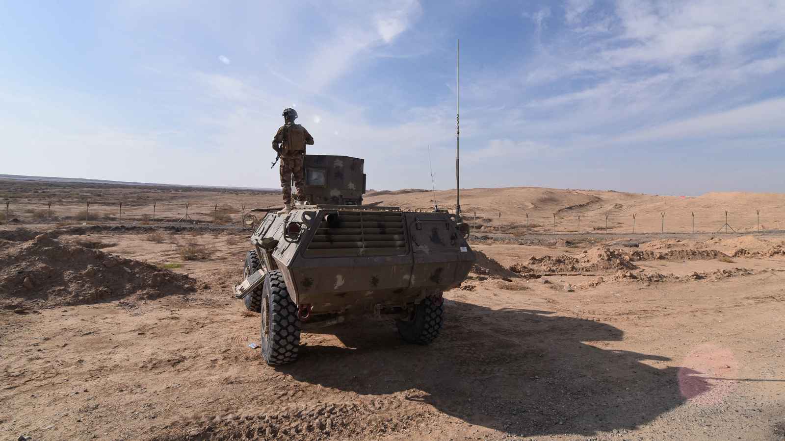 بدعم إيراني.. معسكرات لسوريين موالين للأسد في الصحراء العراقية